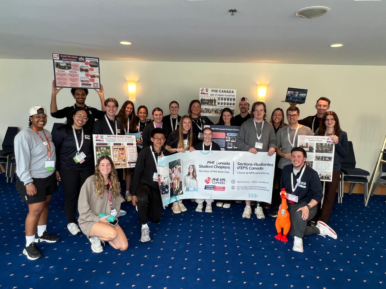 Group photo of the Student Chapter Showcase / Photo de groupe de la présentation des sections étudiantes